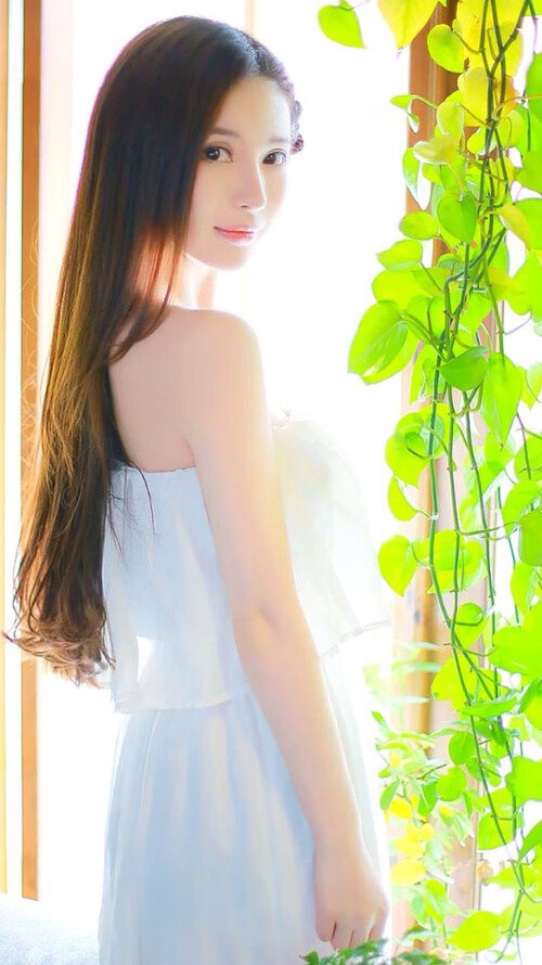 “举重赛场:高新体育中心选手背负全球期待,力争最高荣耀”